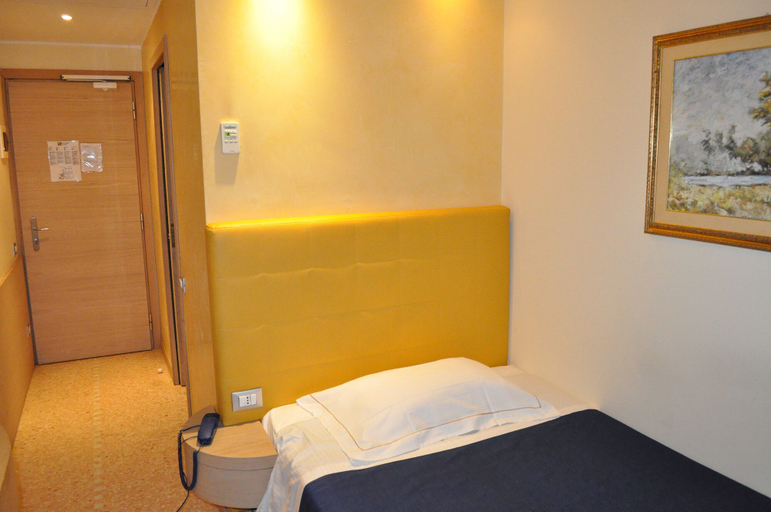 Bedroom 3, Hotel Igea, Padua