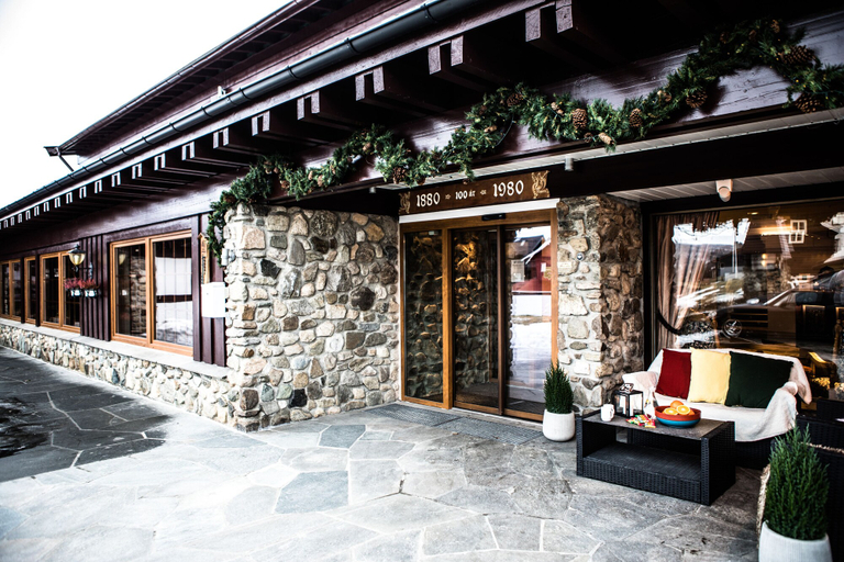 Exterior & Views