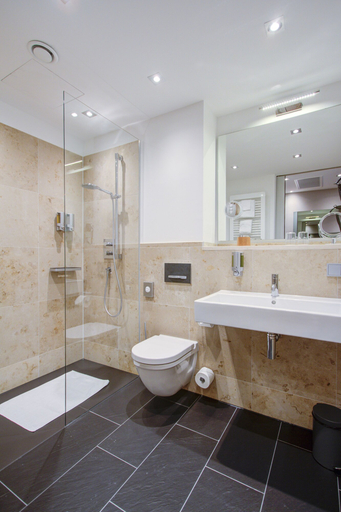 Bathroom 5, Qube Hotel Bahnstadt, Heidelberg