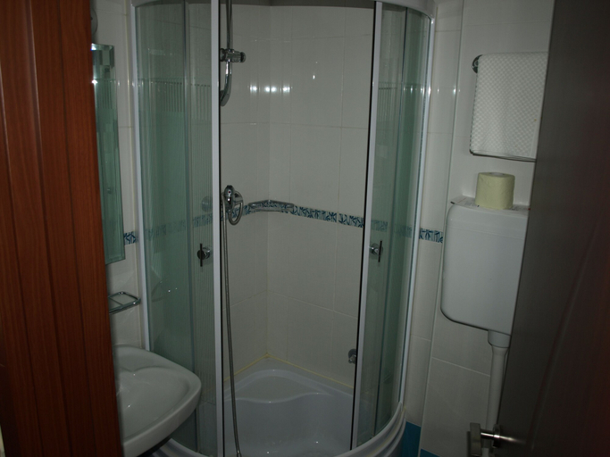 Bathroom 3, Hotel Podravina, Koprivnica