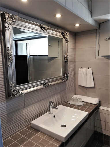 Bathroom 5, Leikari, Kymenlaakso