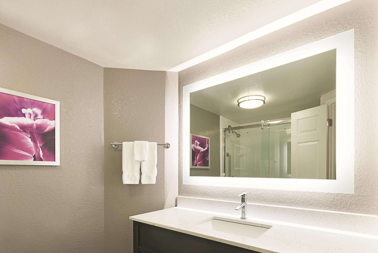 Bathroom 4, La Quinta Inn & Suites by Wyndham Grand Junction, Mesa