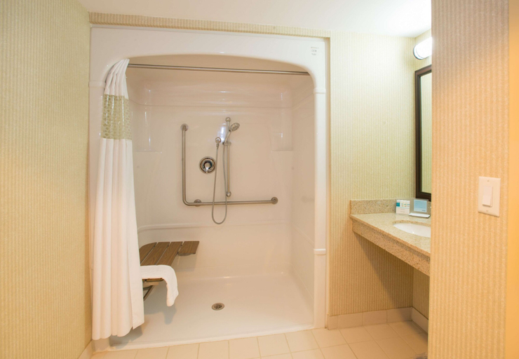 Bathroom 4, Hampton Inn by Hilton Toronto-Mississauga West, Peel