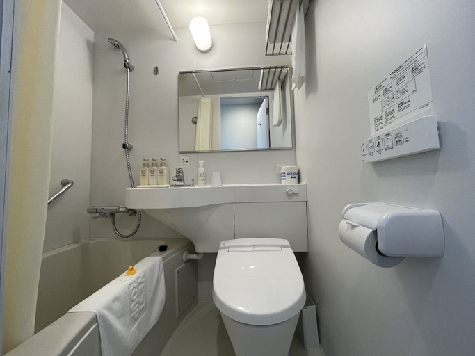 Bathroom 5, Okachimachi Urban Hotel, Taitō