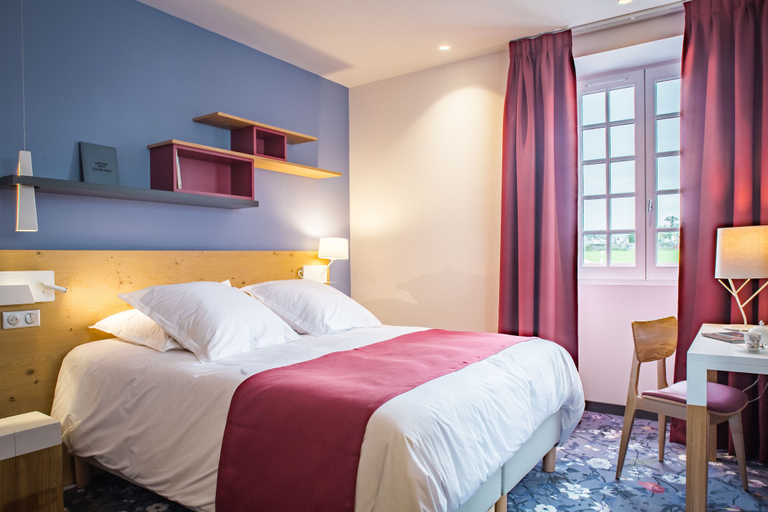 Bedroom 2, Hôtel Berria, Pyrénées-Atlantiques