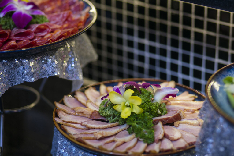 Food & Drinks 6