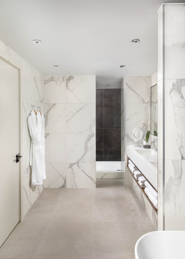 Bathroom 3, Hilton London Metropole, London