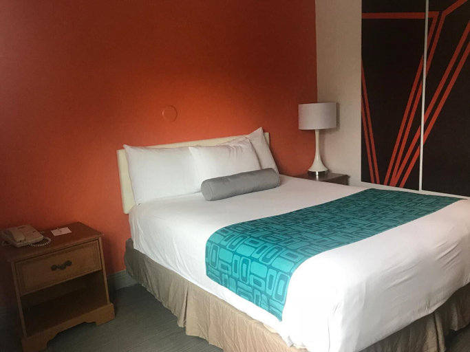 Bedroom 3, Howard Johnson by Wyndham Salem, Marion