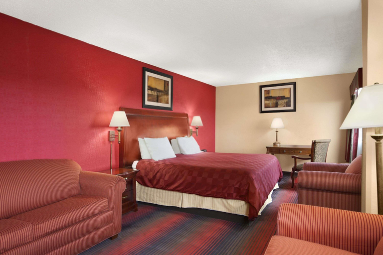 Bedroom 3, Ramada by Wyndham East Orange, Essex