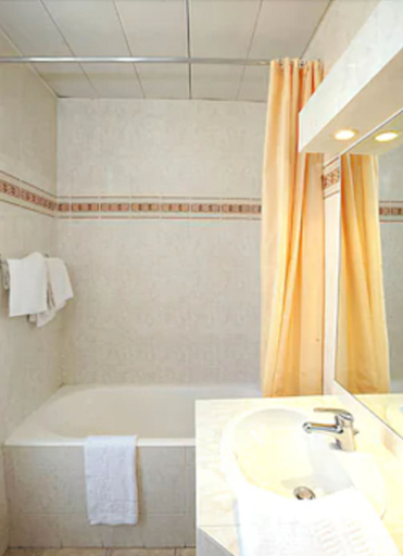 Bathroom 4, Hotel Auriane Porte de Versailles, Paris