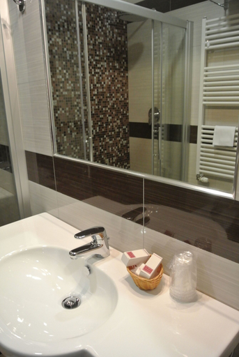 Bathroom 4, Hotel dei Mille, Roma