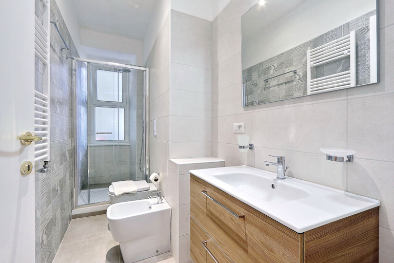 Bathroom 2, Casa dell'Artista Roma, Rome