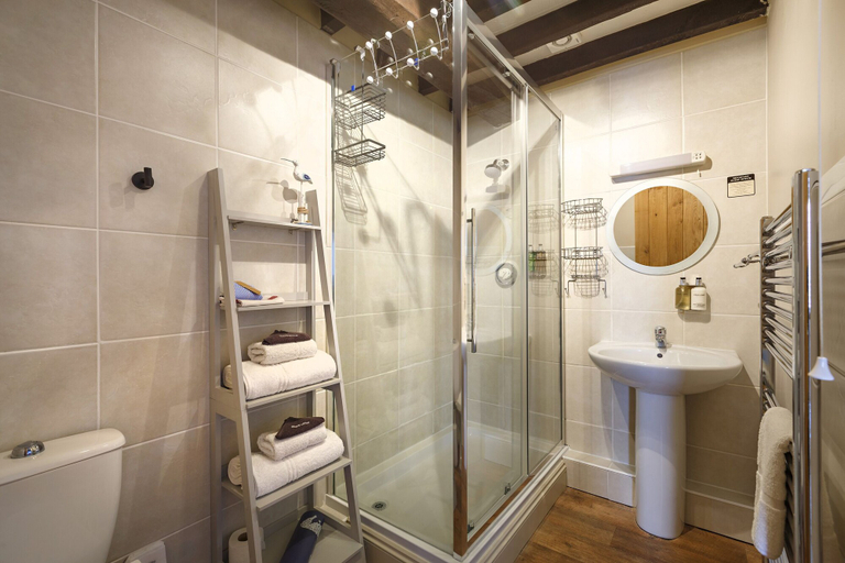 Bathroom 4, The Barns at Thorpe Market, Norfolk