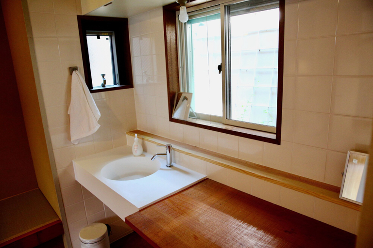 Bathroom 4, Yuzan Guesthouse - Hostel, Nara