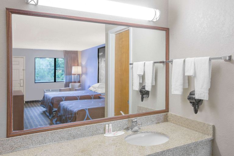 Bathroom 3, Super 8 by Wyndham Brinkley, Monroe