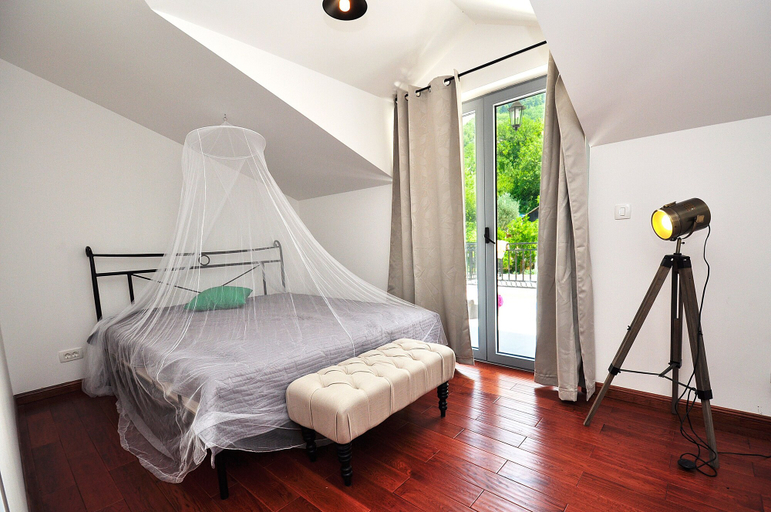 Bedroom 3, Castello Risano