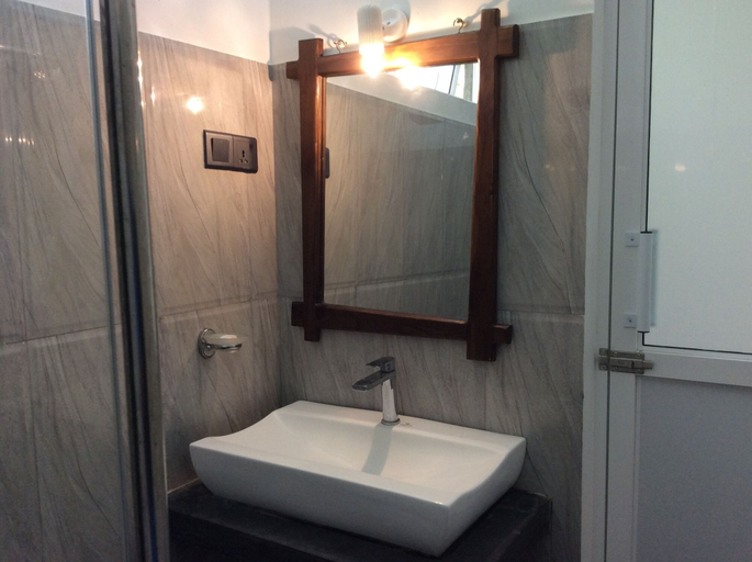 Bathroom 4, Sigiriya Rock Hide, Dambulla