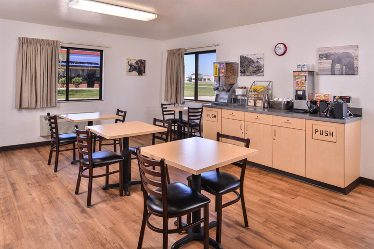 Food & Drinks 5, Americas Best Value Inn Missouri Valley, Harrison