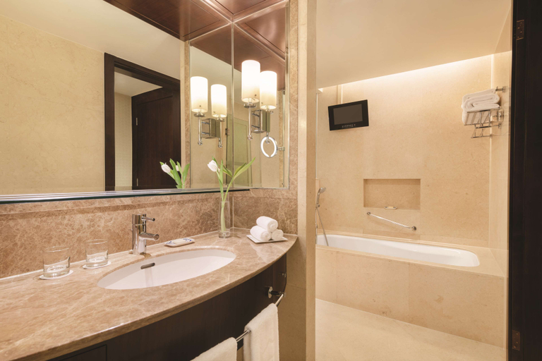 Bathroom 5, Shangri La Xian, Xi'an