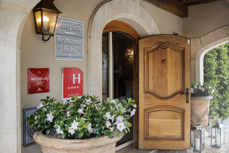 Exterior & Views 3, Hôtel Alain Llorca, Alpes-Maritimes