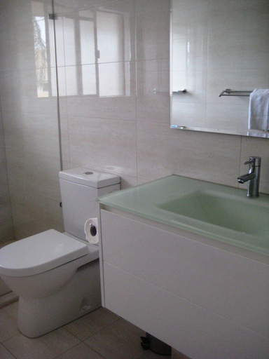 Bathroom 5, Nautilus Noosa Holiday Resort, Noosa - Noosa-Noosaville