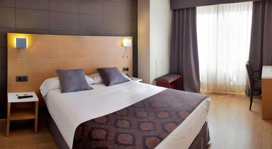 Bedroom 3, Hotel Universal, A Coruña