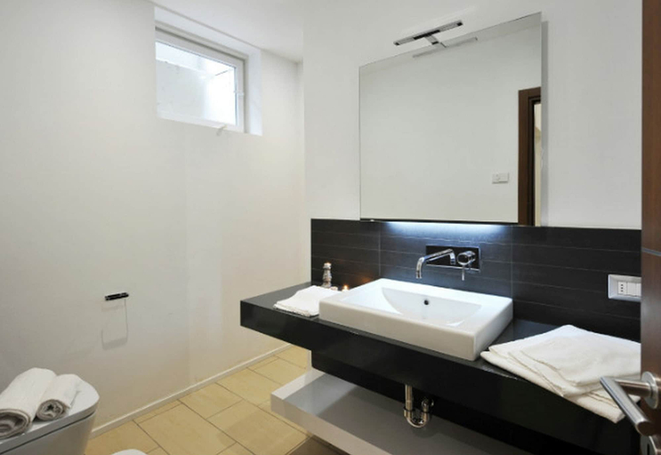 Bathroom 4, Villa Lumbini, Como