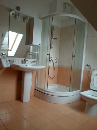 Bathroom 4, Hotel Mirni Kutak, Otočac