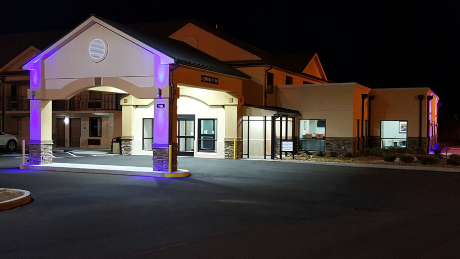 Exterior & Views 2, Baymont by Wyndham Clarksville, Montgomery