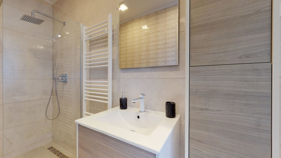 Bathroom 3, Istrian Pearl, Raša