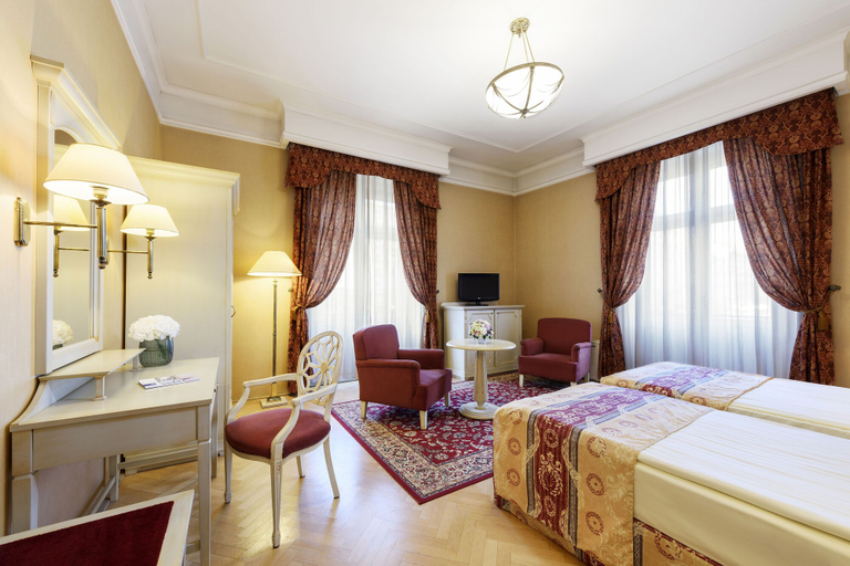 Bedroom 3, Danubius Hotel Astoria City Center, Budapesti