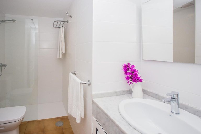 Bathroom 5, Apartamentos Los Tulipanes, Las Palmas