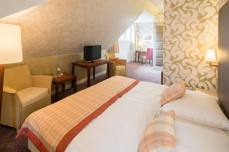 Bedroom 2, Parkhotel Gueldene Berge, Burgenlandkreis