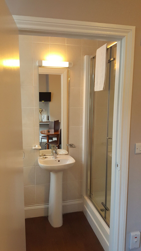 Bathroom 4, The York Hotel, North Somerset
