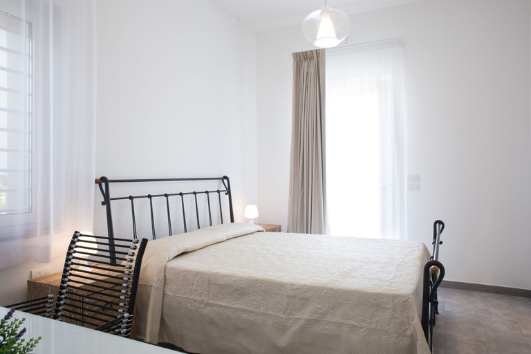 Bedroom 3, Bed & Breakfast del Faro, Bari