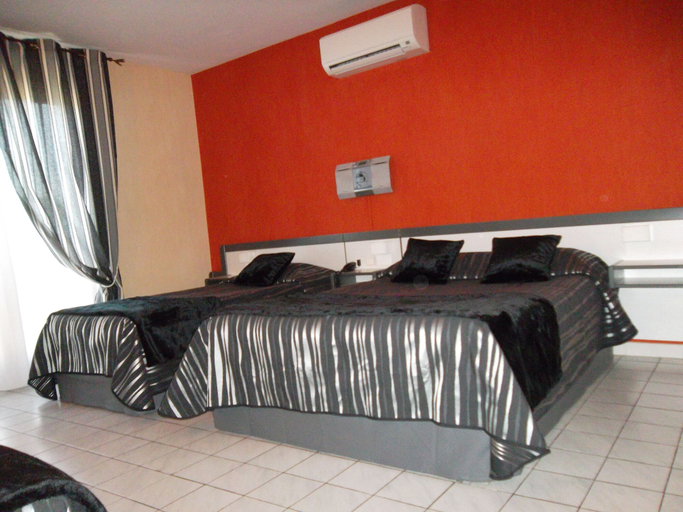 Bedroom 2, Hôtel Le Médicis, Isère