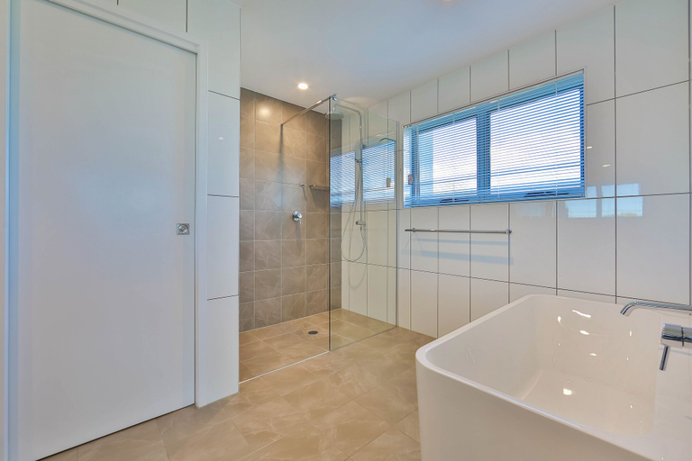 Bathroom 5, Best Western Plus North Lakes Hotel, Griffin-Mango Hill