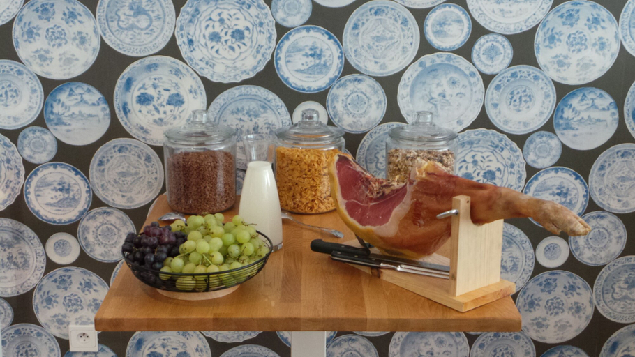 Food & Drinks 5, Nouvel Hôtel & Appartements, Ain