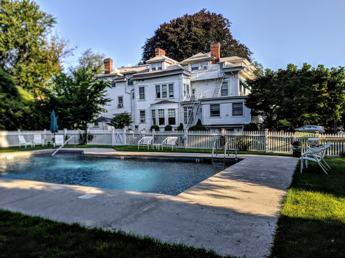 Exterior & Views 2, Stanton House Inn, Fairfield