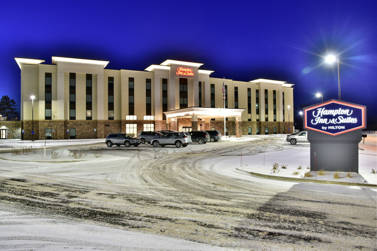 Exterior & Views 2, Hampton Inn & Suites Menomonie-UW Stout, Dunn