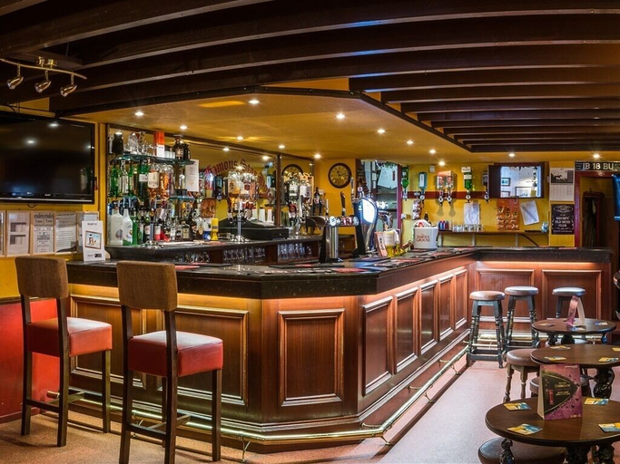 Food & Drinks 5, The Famous Star Hotel, Dumfries and Galloway