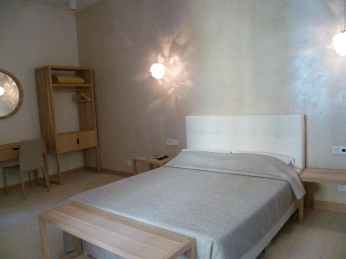 Bedroom 5, Hotel Rossetti, Alpes-Maritimes