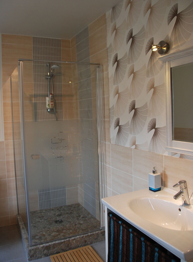 Bathroom, La Monèze Basse, Aude