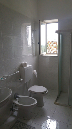 Bathroom 5, Villa Natalina, Napoli