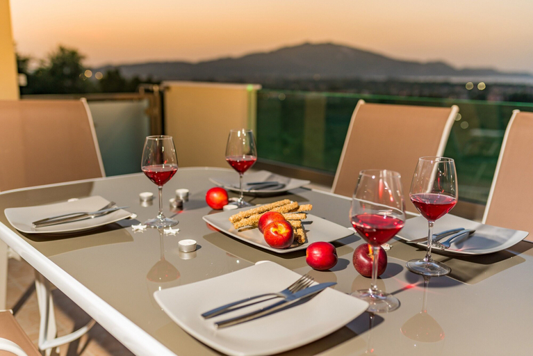 Food & Drinks 5, VILLA HILL FAMILIES ONLY, Ionian Islands