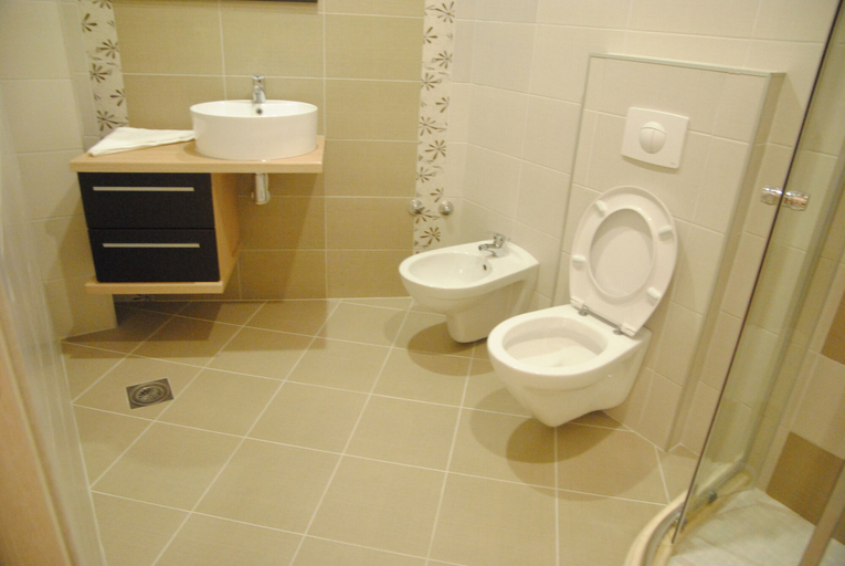 Bathroom 4, Hotel Cruiser