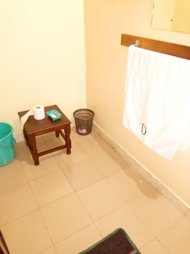 Others 3, Mali Guest House, Nyali