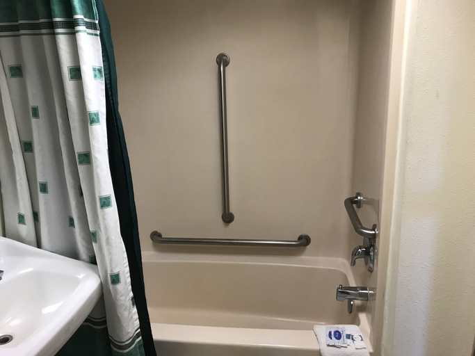 Bathroom 4, Empire Inn & Suites Atlantic City Absecon, Atlantic