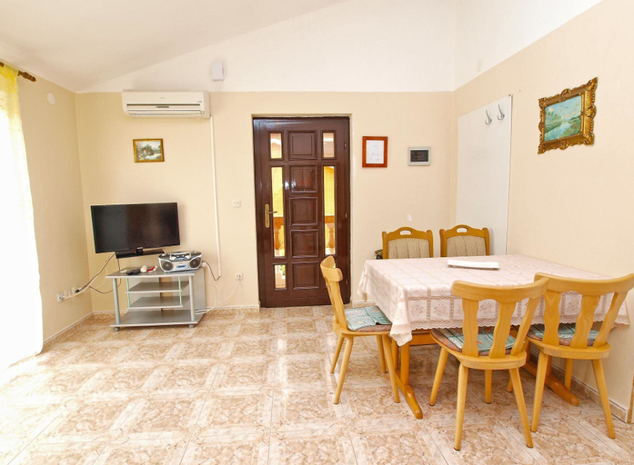 Others 4, Apartments Lillies 1390, Fažana