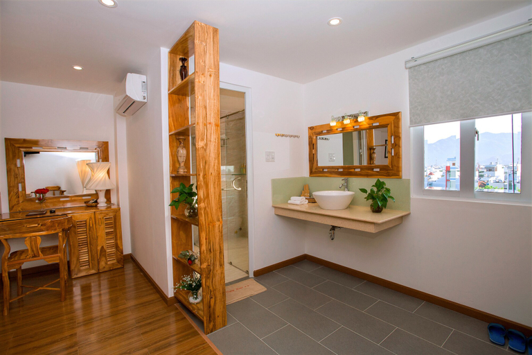 Bathroom 5, Rex Hotel and Apartment, Nha Trang